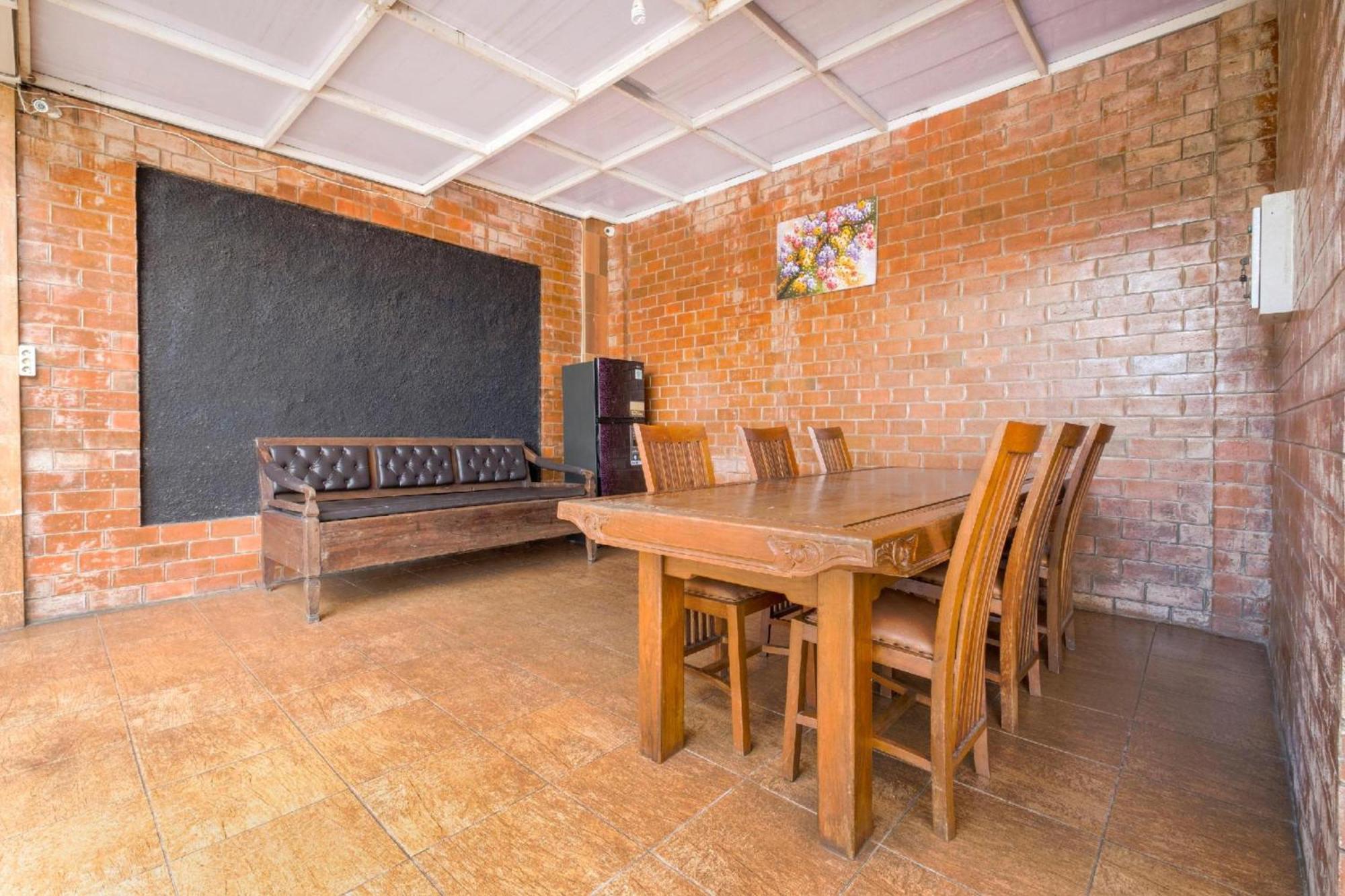 OYO 3846 Rumah Prambanan Syariah Bagian luar foto